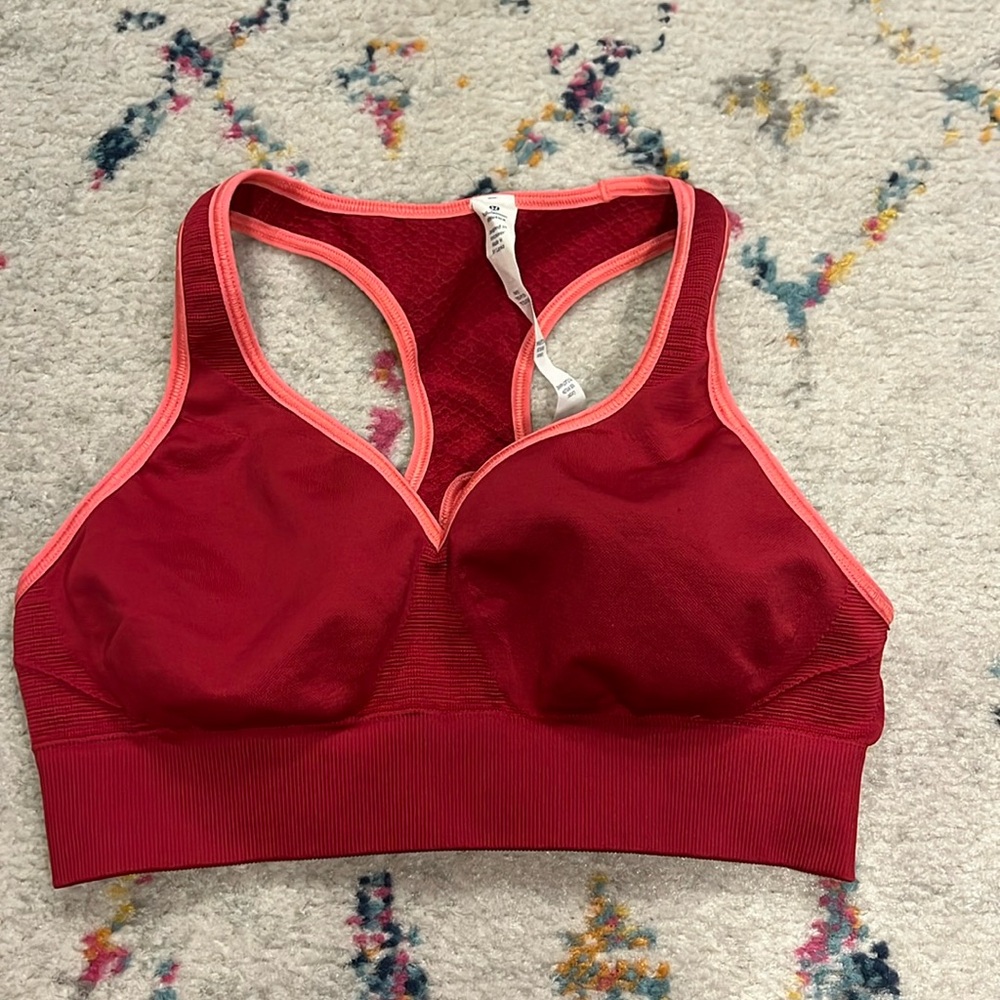 Lululemon sports bra